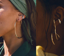 Load image into Gallery viewer, Cartilage Hook Earrings