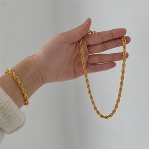 Minimalist Twist Chain Bracelet